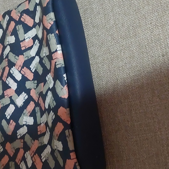 DABNEY LEE - Picture 4 of 7